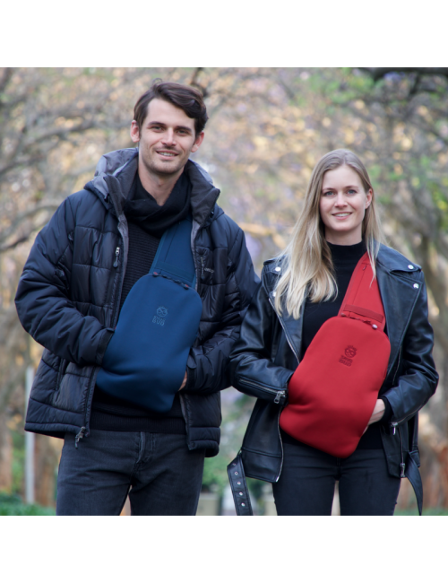 Snugbud Classic – bodywarmer rugzak met warmte kruik – Blauw - Rood