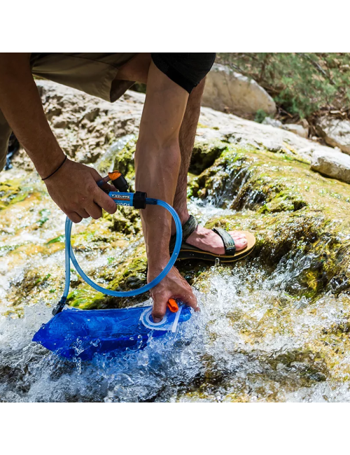 Sistema de hidratación Widepac Source Drinking System-2L-azul transparente